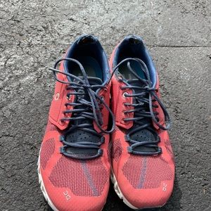 On Cloud Swiss Engineering Running sneakers